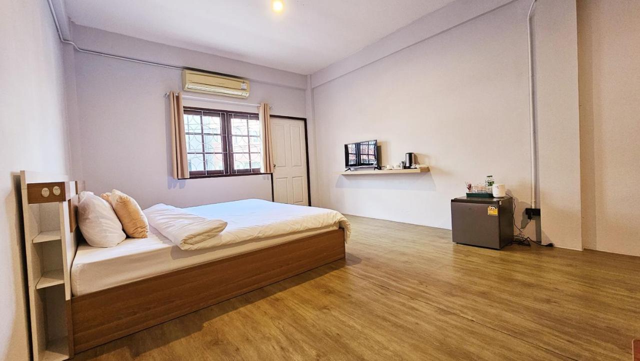 Kaneang Apartment-กันเองอพาร์ทเมนท์ Pantai Jomtien Luaran gambar